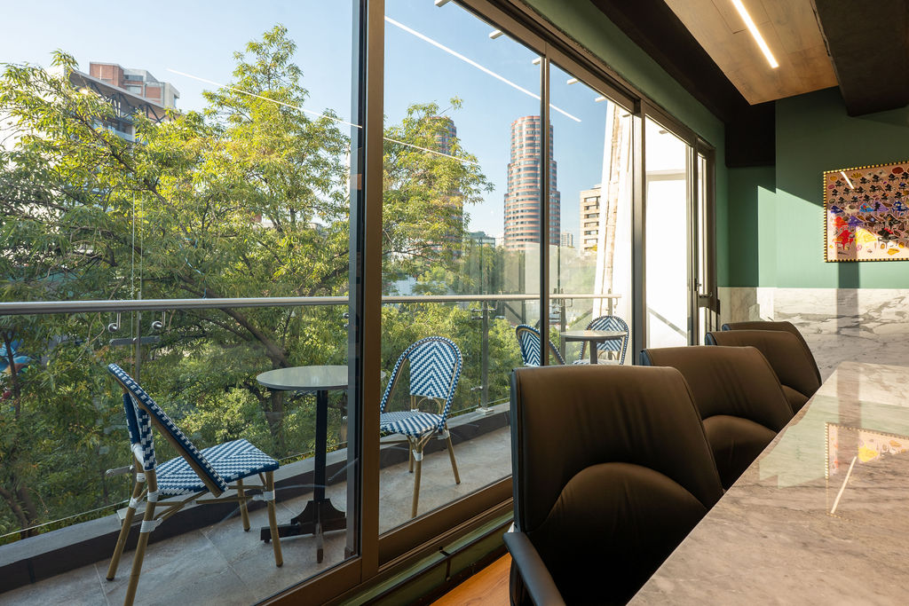 Oficinas con balcón en Masaryk